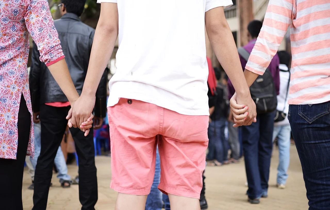 holding-hands-support