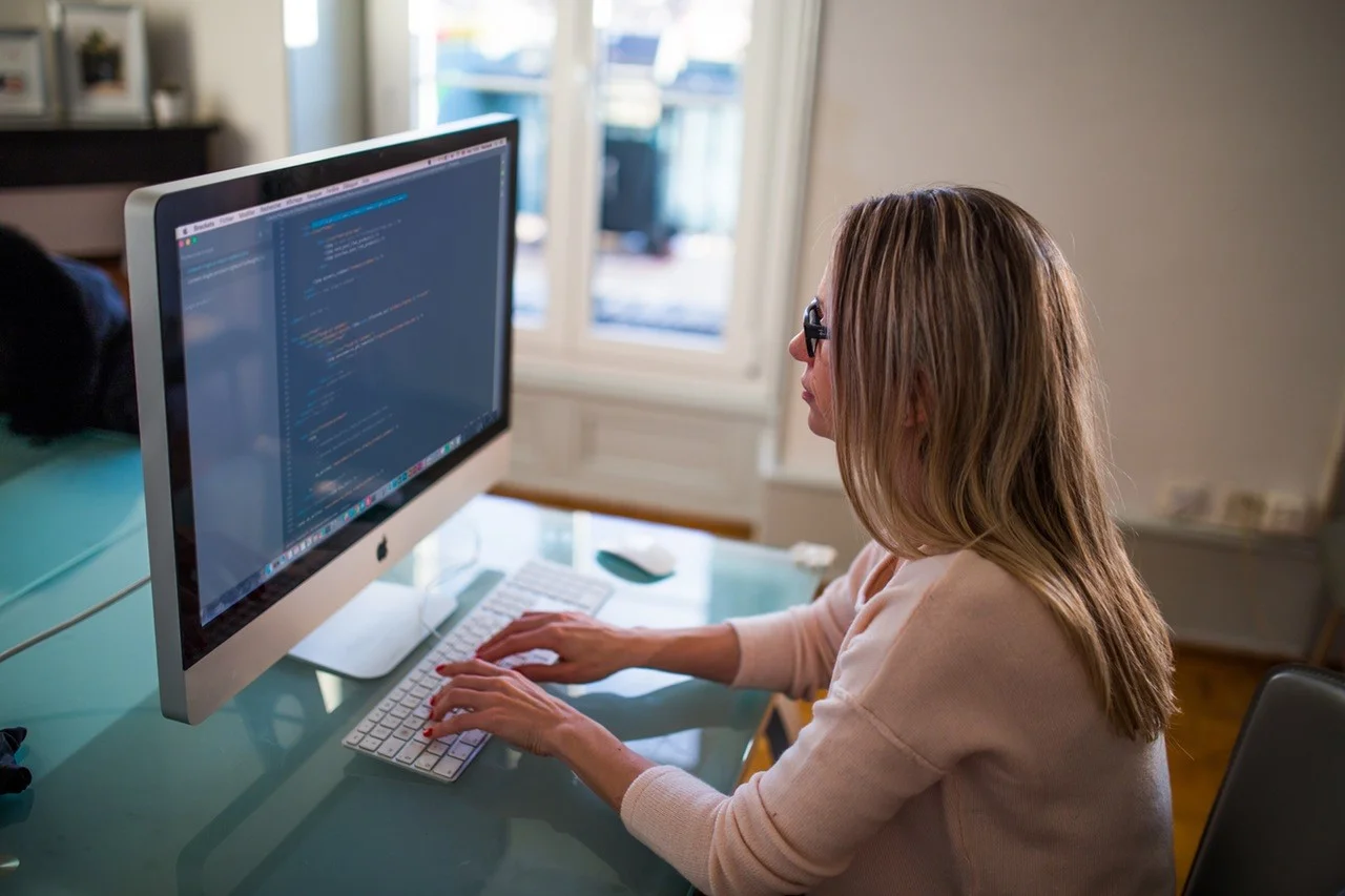 woman creating content marketing plan